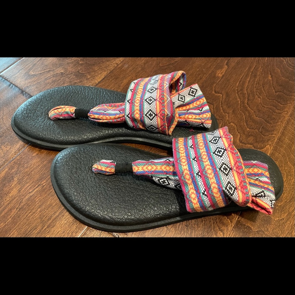 Sanuk Sandals Size 7